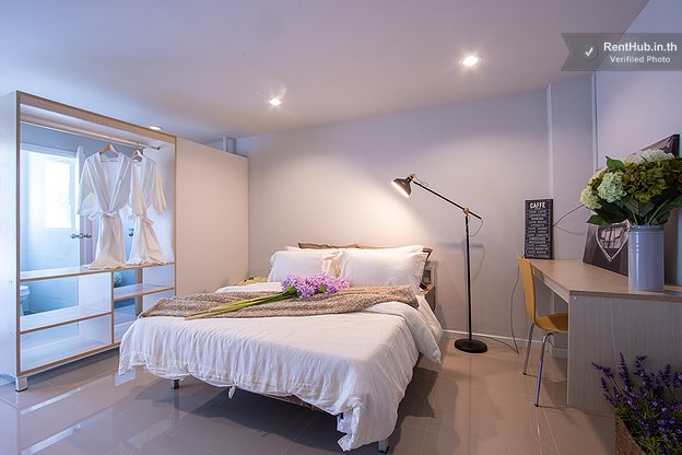 ลิฟวิ่ง แอท โฮม Living@Home