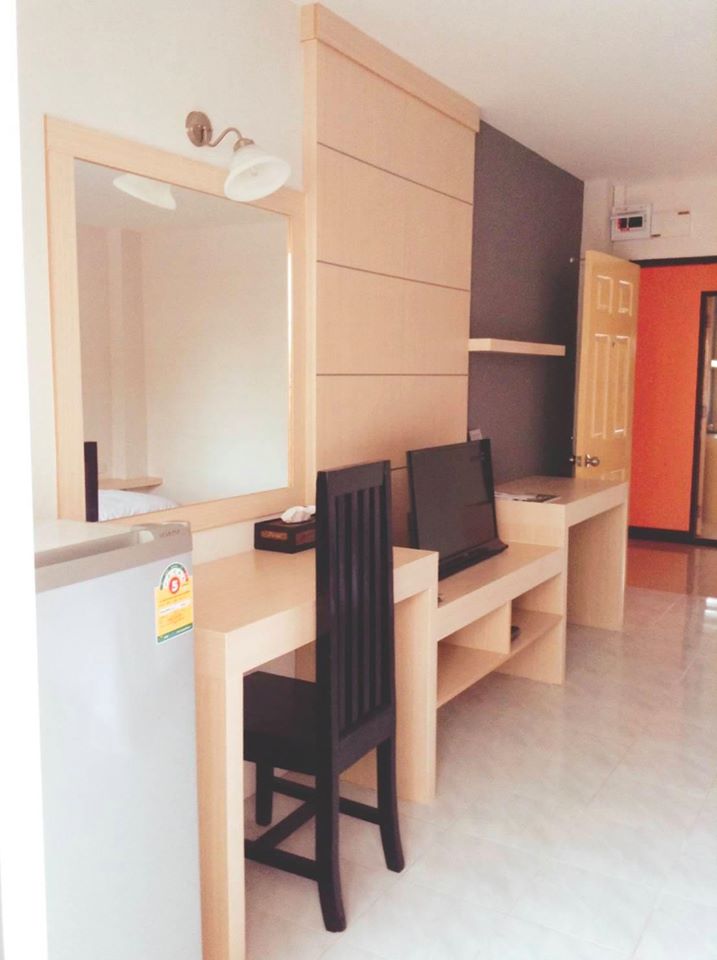 แกรนด์อิสซี่เซอร์วิส อพาร์ทเม้นท์ Grand ESIE Service Apartment