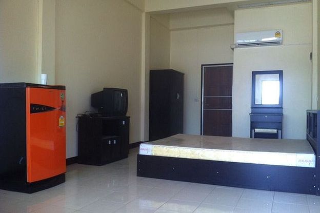 อารีรอบ อพาร์ทเม้นท์ Areerob Apartment