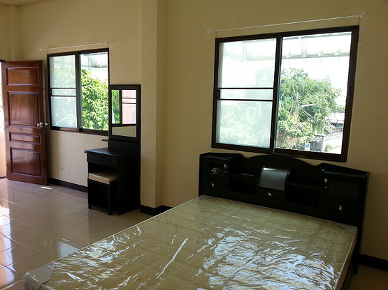 อารีรอบ อพาร์ทเม้นท์ Areerob Apartment