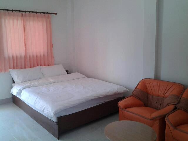 วีรภรณ์ อพาร์ทเมนท์ เมืองร้อยเอ็ด Wiraporn Apartment, Roi Et