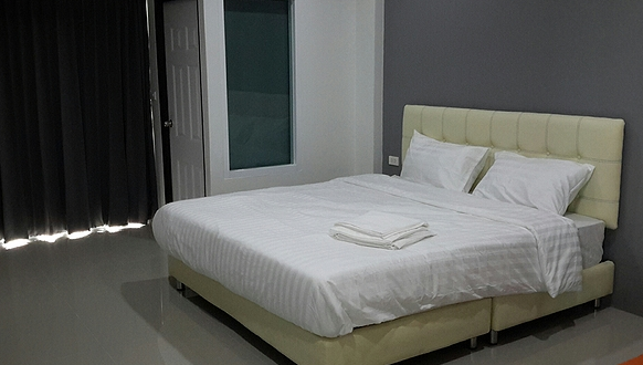 ดิ แอมเบอร์ แมนชั่น The Amber Mansion