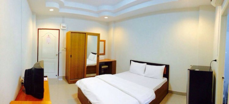 แกรนด์จรูญรัตน์ อพาร์ทเม้นท์ Grand Jaroonrat Apartment