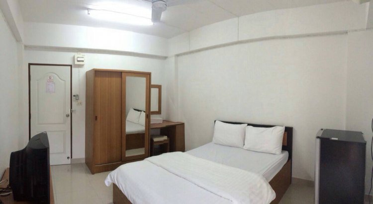 แกรนด์จรูญรัตน์ อพาร์ทเม้นท์ Grand Jaroonrat Apartment