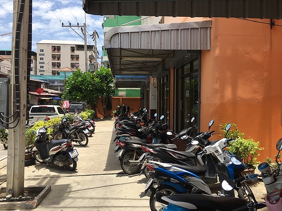 ศิริโชค อพาร์ทเม้นท์ Sirichoke Apartment
