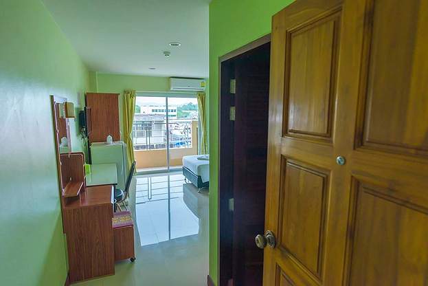 โรงแรมจรูญศักดิ์ แกรนด์ตรัง Jaroonsak Grand Hotel Trang
