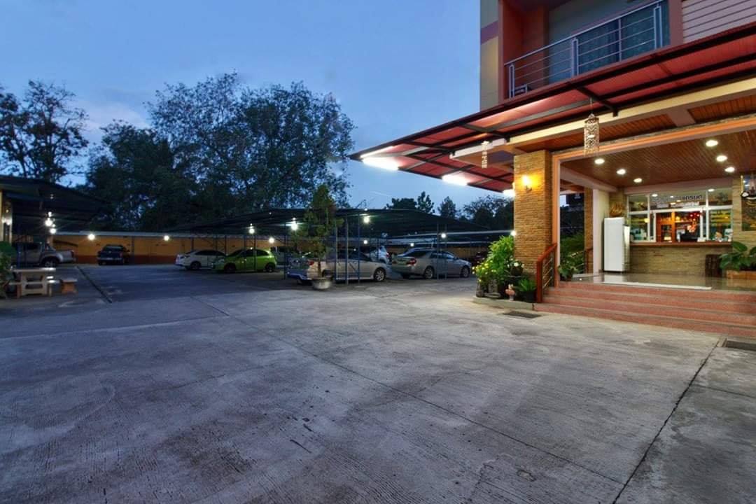 โรงแรมจรูญศักดิ์ แกรนด์ตรัง Jaroonsak Grand Hotel Trang