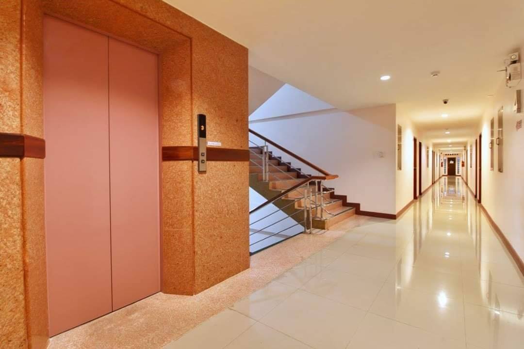 โรงแรมจรูญศักดิ์ แกรนด์ตรัง Jaroonsak Grand Hotel Trang