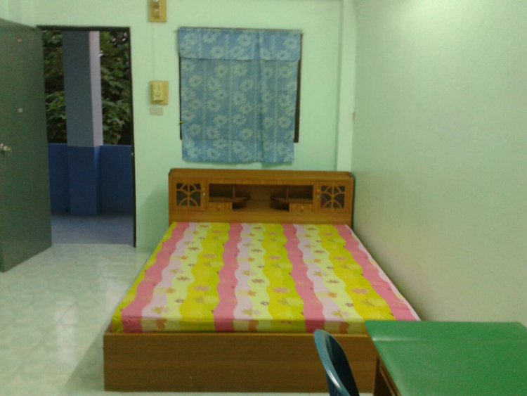 หอพักรุ่งอรุณ - กิตติพร