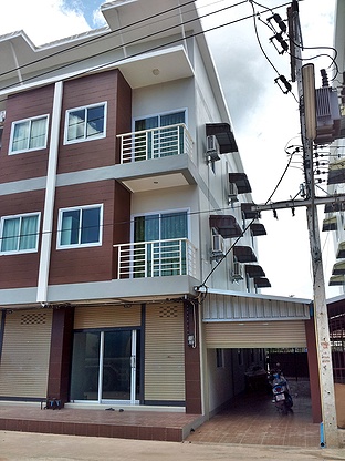 บ้านพุธตะวัน