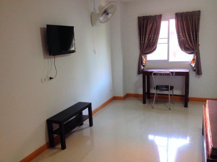 เอี่ยมเจริญอพาร์ทเม้นท์ Iam Charoen Apartment