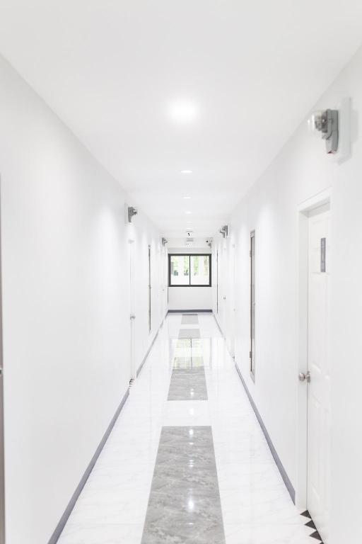 ยัวร์เพลส อพาร์ทเม้นท์ Your Place Apartment