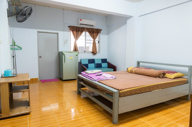 เพชราวุธ อพาร์ทเม้นท์ Petcharawut Apartment