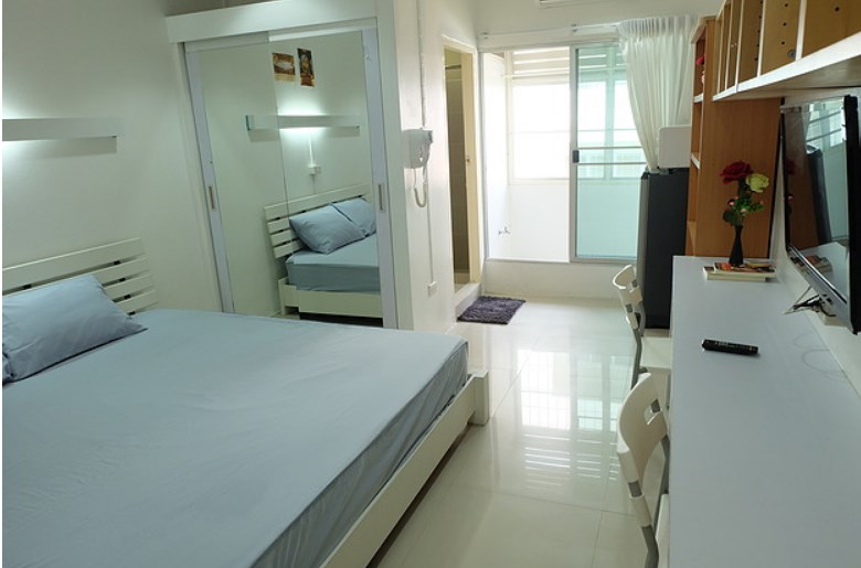 หอพักหญิงแอทโฮม @Home Female Dormitory