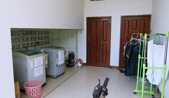 ผึ้งหลวง อพาร์ทเม้นท์ Phung Luang Apartment