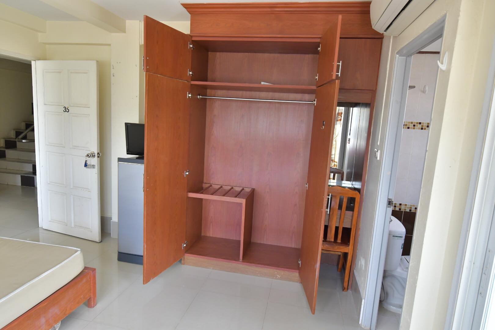 บ้านมีทรัพย์อพาร์ทเม้นท์ Baan Meesup Apartment