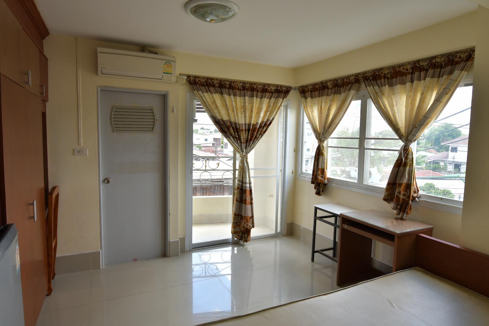 บ้านมีทรัพย์อพาร์ทเม้นท์ Baan Meesup Apartment