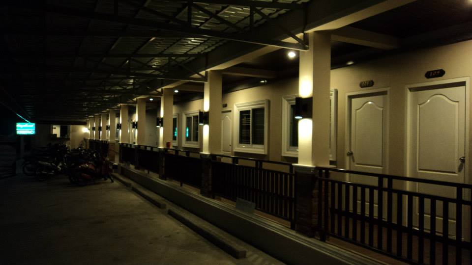 สมบูรณ์เพลส Somboon Place