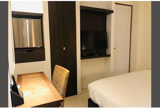พาร์คศาลาแดง เซอร์วิสอพาร์ทเมนท์ Park Saladaeng Serviced Apartments