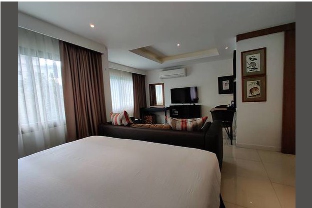 พาร์คศาลาแดง เซอร์วิสอพาร์ทเมนท์ Park Saladaeng Serviced Apartments