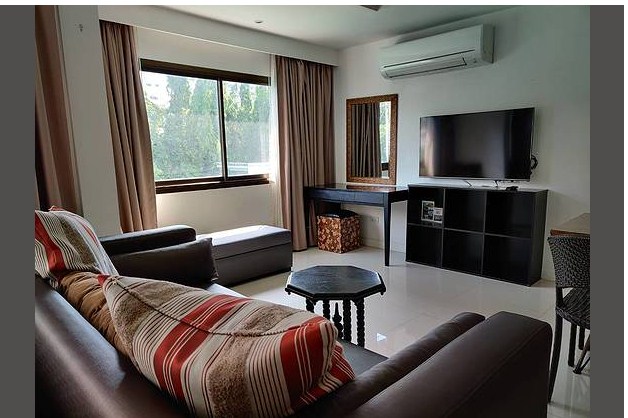 พาร์คศาลาแดง เซอร์วิสอพาร์ทเมนท์ Park Saladaeng Serviced Apartments