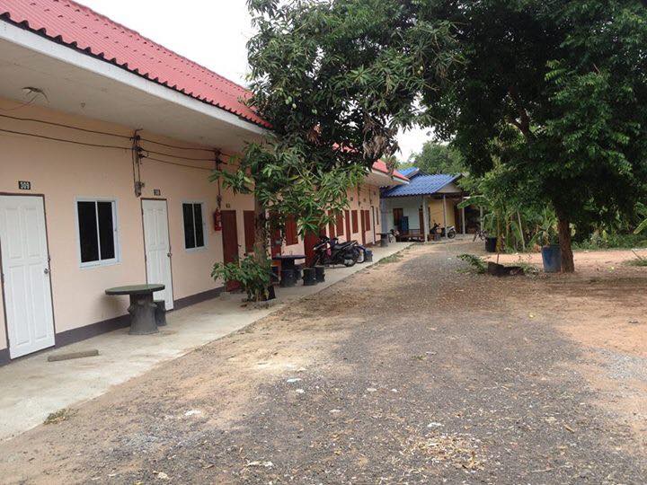 รุ่งอรุณห้องพัก