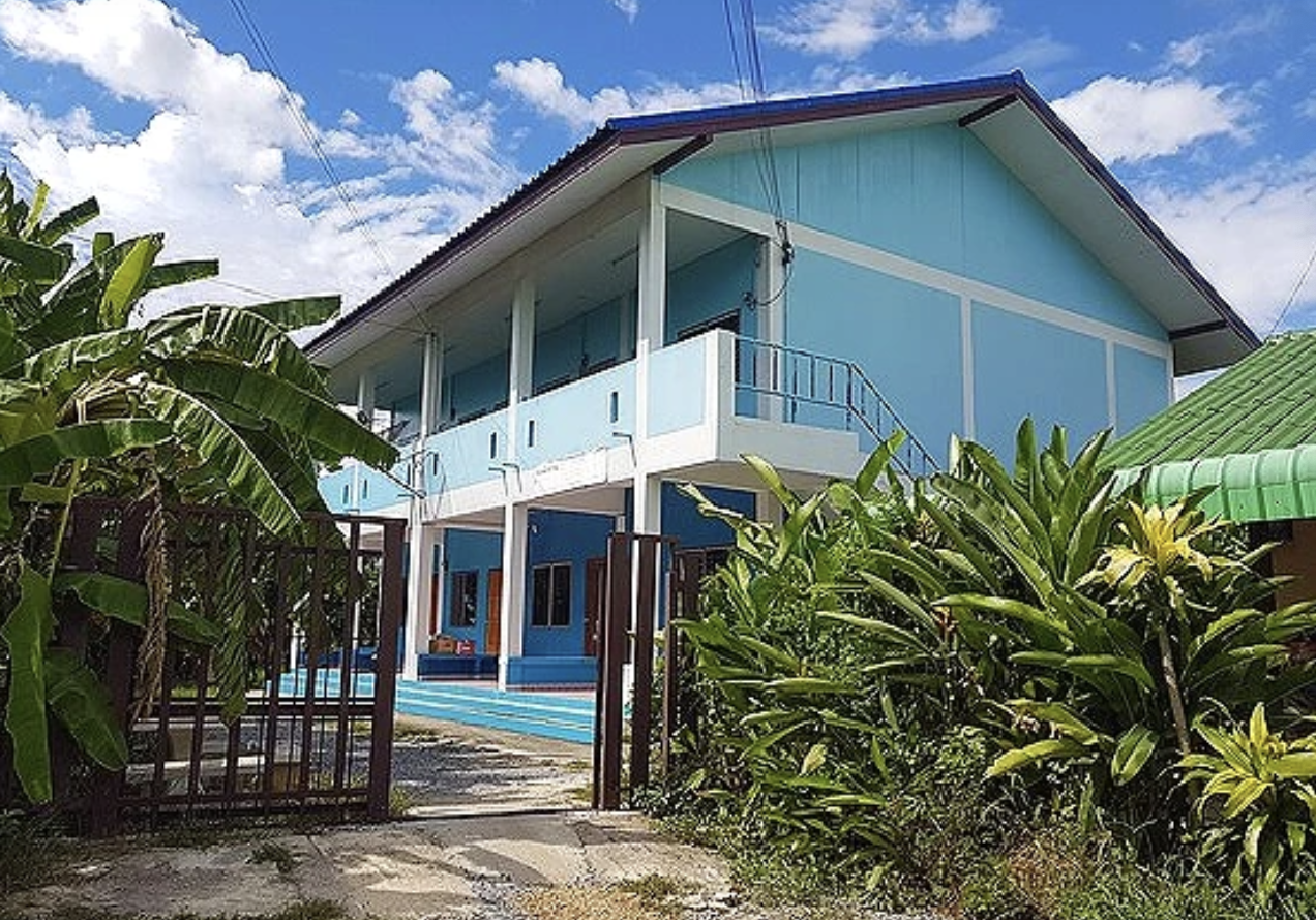 หอครูทิม ร้านอาหารสวนโชติศิริ Kru Tim Dorm, Suan Chotisiri Restaurant