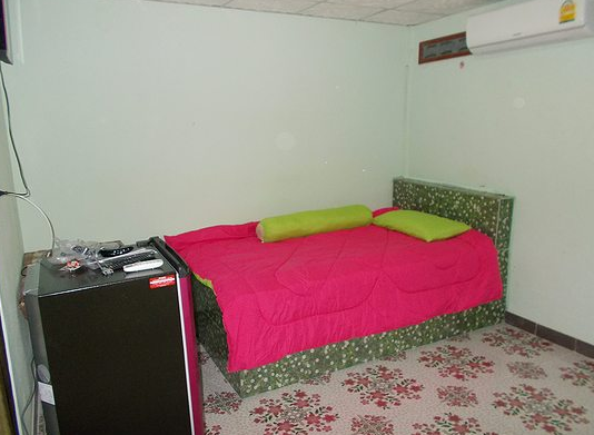 หอพักหลังโรงพยาบาลโกสุมพิสัย Dormitory behind Kosum Phisai Hospital