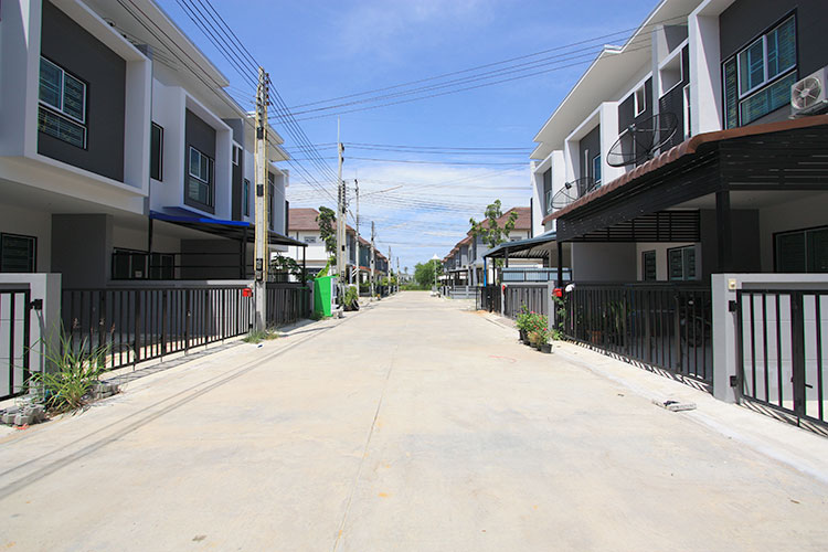 อรินสิริ สปอร์ต วิลเลจ