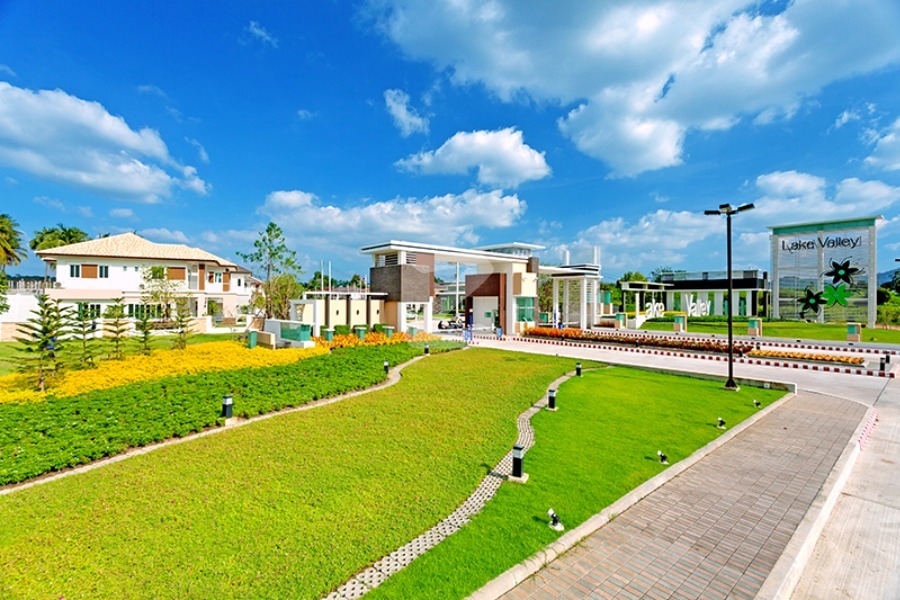 เลควัลเล่ย์ บ่อวิน อมตะซิตี้ ศรีราชา Lake Valley Bowin Amata City Sriracha