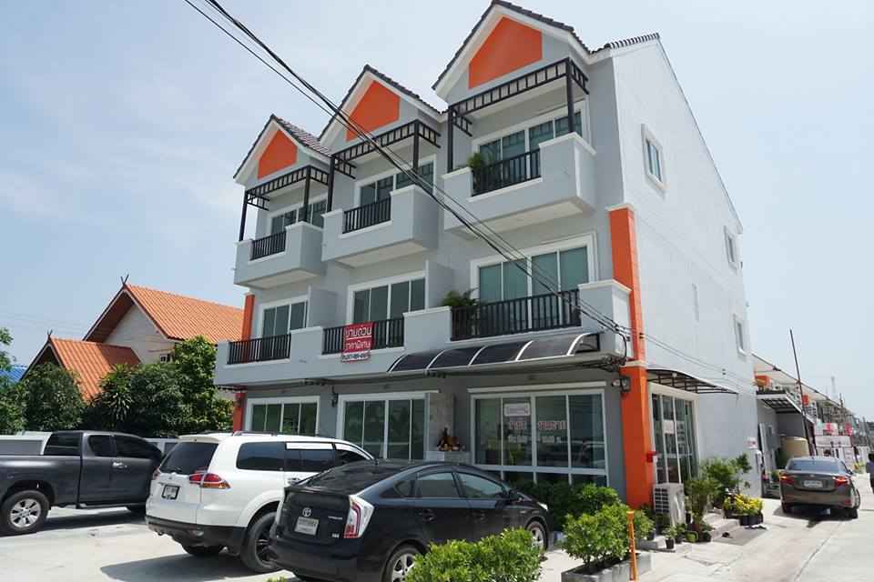 บ้านรติรัตน์ บ้านกล้วย-ไทรน้อย Baan Ratirat Ban Kluay-Sainoi