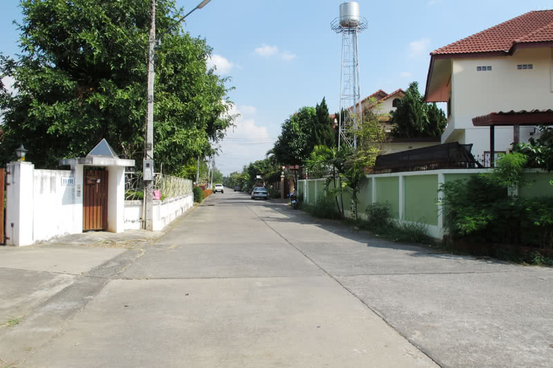บ้านธนาโชค Baan Tanachok