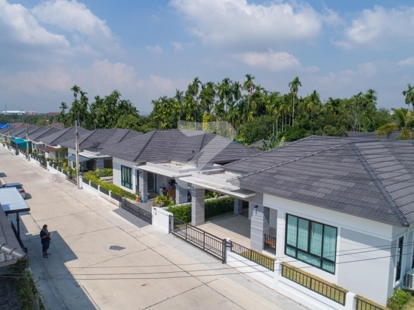 วนารมย์ วิลเลจ Vanarom Village