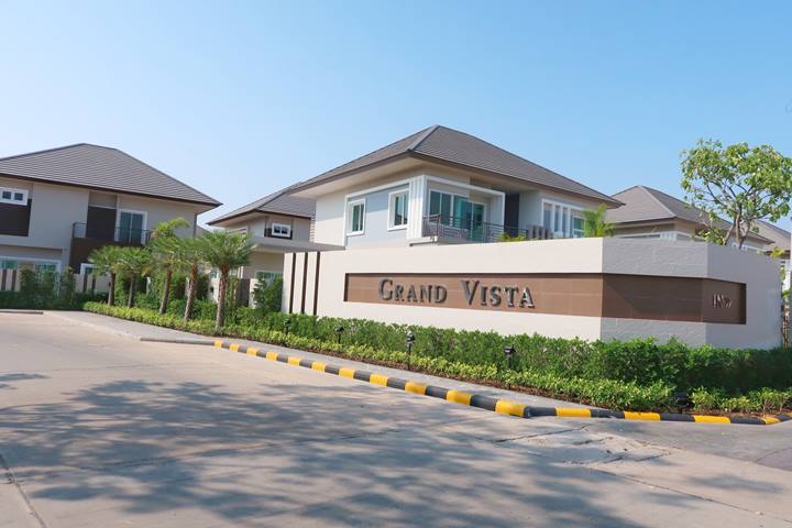 แกรนด์ วิสต้า บาย สุรนารีวิลล์ Grand Vista by Suranaree Ville