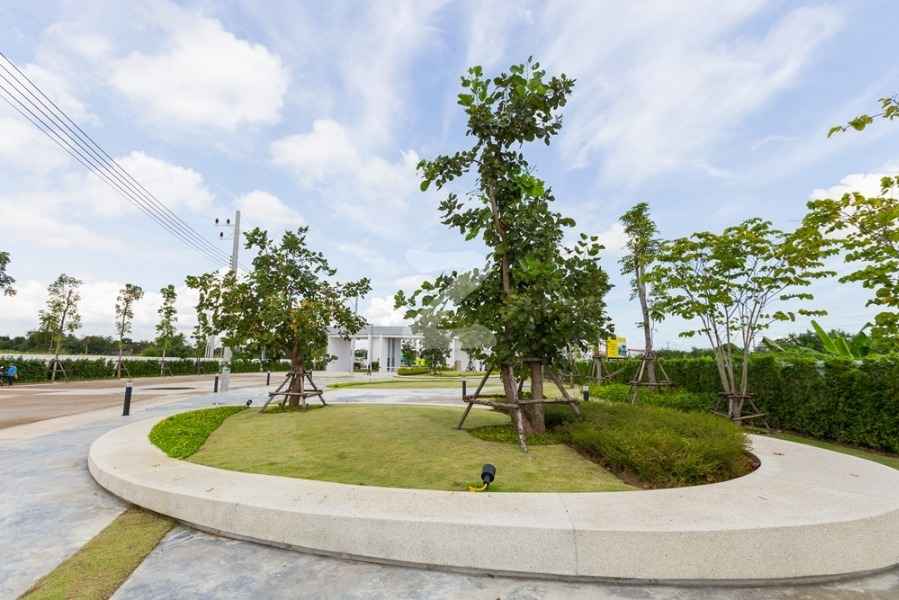 ธาดา ทาวน์ เคิร์ฟ บ่อวิน-ปากร่วม Tada Town Curve Bowin-Pak Ruam