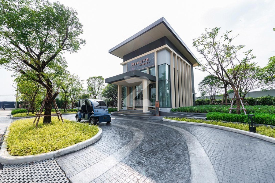 ชีวารมย์ นครอินทร์ Chewarom Nakhon In