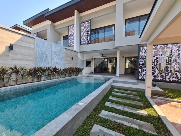 เซเรนนิตี้ จอมเทียน วิลล่า Serenity Jomtien Villas