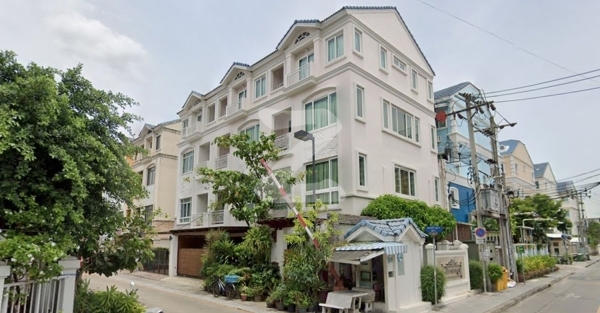 บ้านกลางกรุง สาทร-เย็นอากาศ Baan Klang Krung Sathorn-Yenakat
