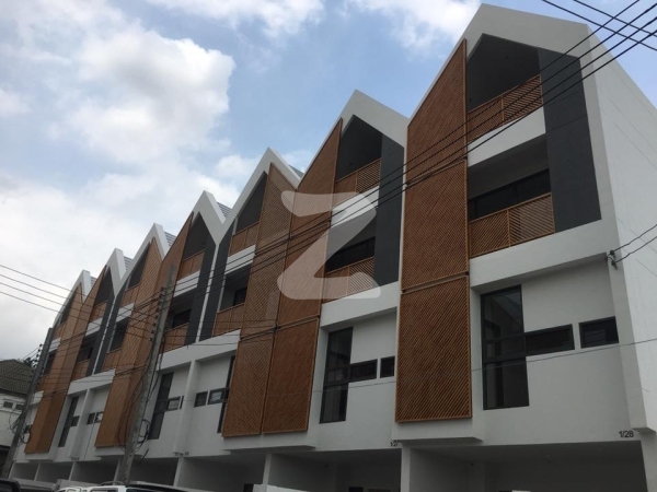 เดอะ ล็อฟท์ บาย ไอ-เซน สตรีวิทยา 2 ซอย 23 The Loft by I-Zen Satriwittaya 2 Soi 23