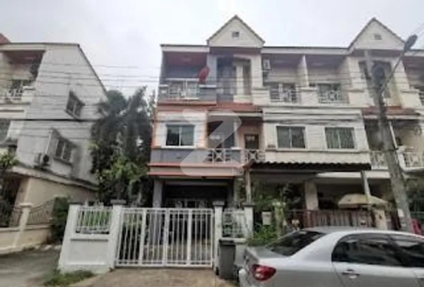 ปริญลักษณ์ นวมินทร์ Prinyalak Nawamin