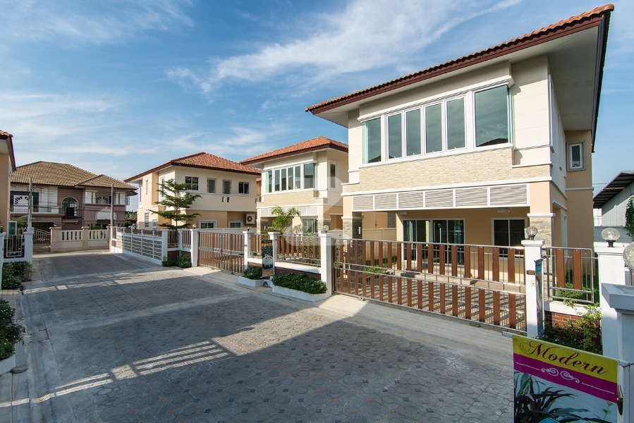เดอะ ไพรเวทเฮ้าส์ สวนผัก 50 The Private House Suanphak 50