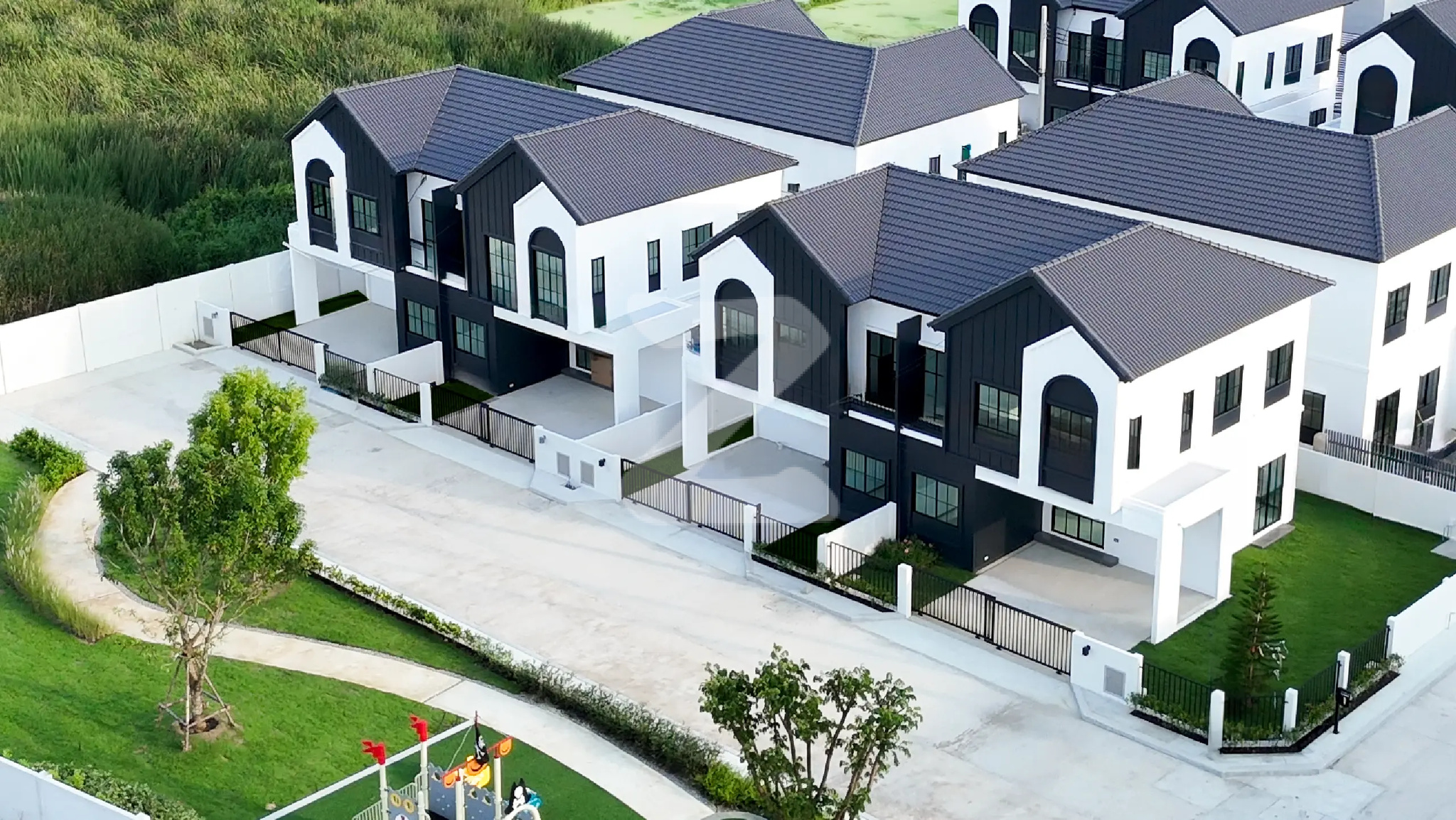 ทาราซ บางนา-เทพารักษ์ TARRAZZ Bangna-Thepharak
