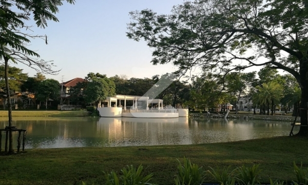 นันทวัน ศรีนครินทร์ Nantawan Srinakarin