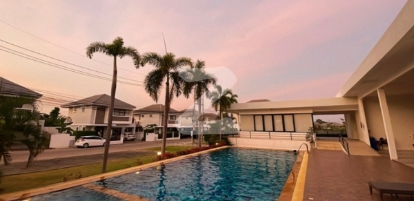 อุไรวรรณ แกรนด์ วิลล่า Uraiwan Grand Villa