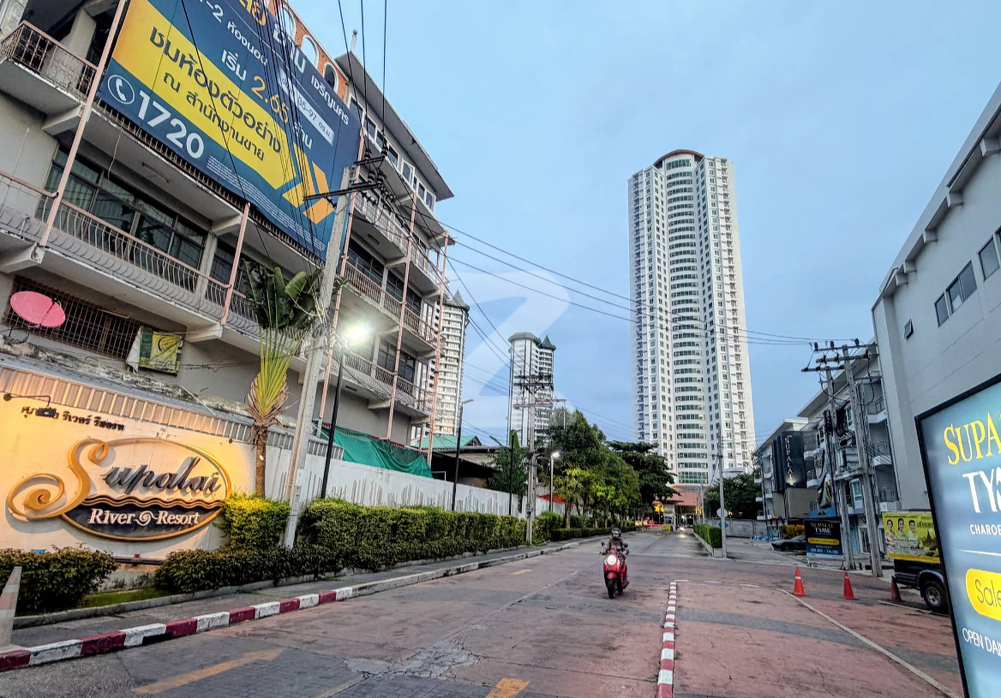 ศุภาลัย ริเวอร์ พลาซ่า Supalai River Plaza