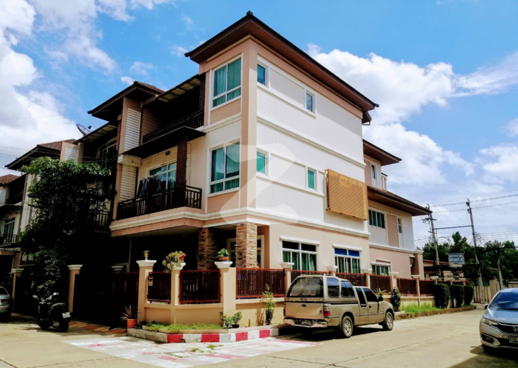 นนทรี แกลลอรี่ นครอินทร์ Nonsri Gallery Nakhon In