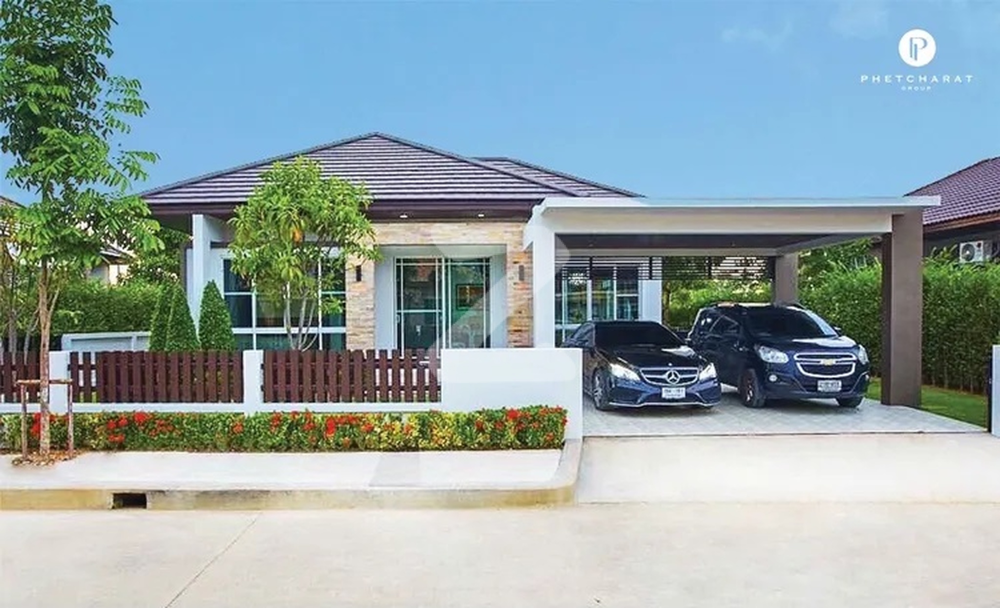 เพ็ชรรัตน์ โทเพียรี่ Phetcharat Topiary