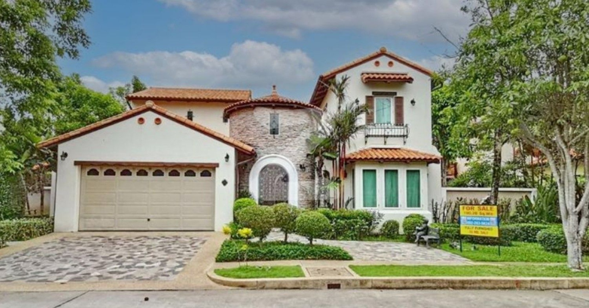 แมกโนเลียส์ เซาท์เทิร์น แคลิฟอร์เนีย บางนา-กม.7 Magnolias Southern California Bangna-km.7