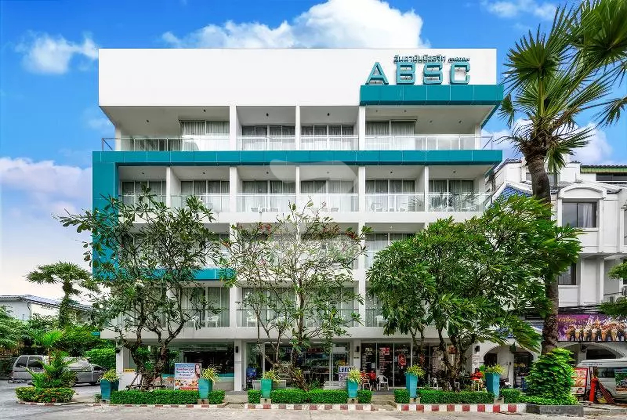 อันดามัน บีช สวีท คอนโดมิเนียม Andaman Beach Suites Condominium