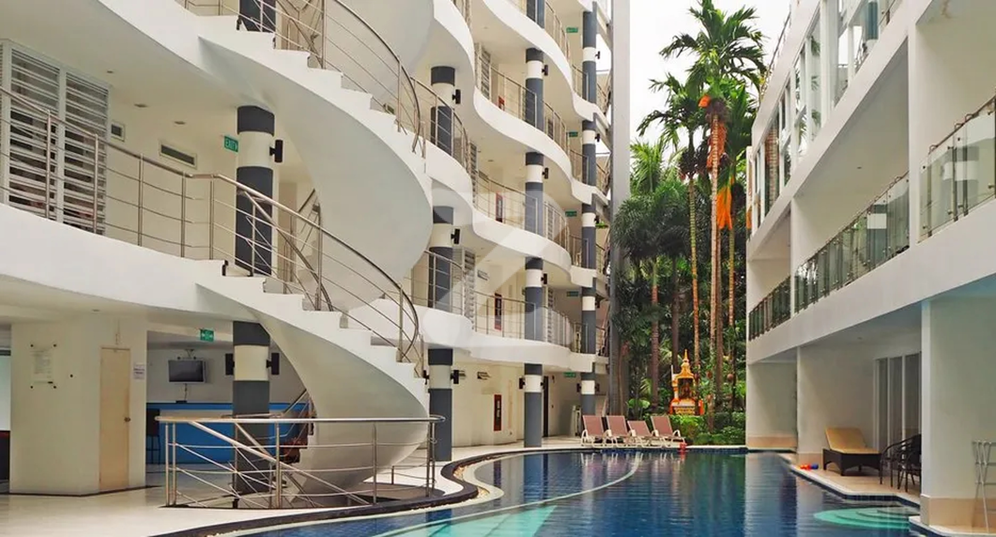 ซันเซ็ท พลาซ่า คอนโดมิเนียม Sunset Plaza Condominium